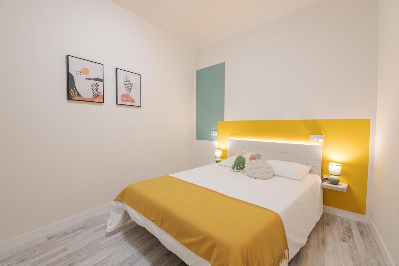 Roommy Leon Bagian luar foto