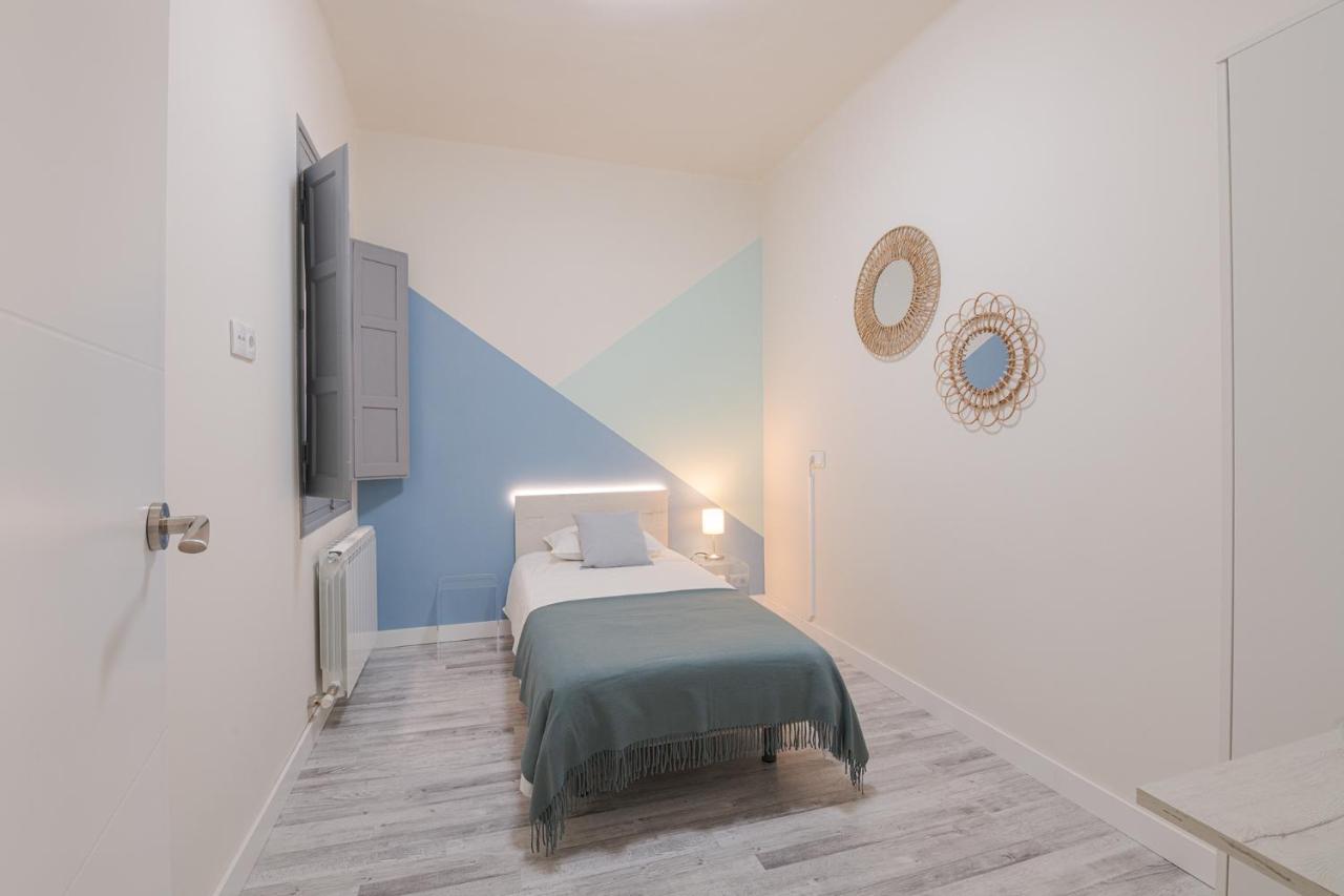 Roommy Leon Bagian luar foto