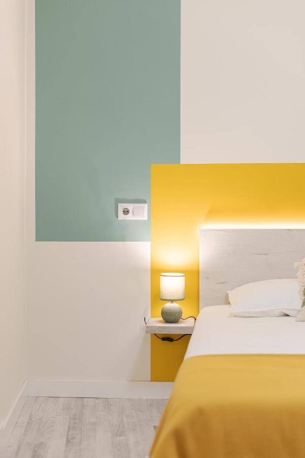 Roommy Leon Bagian luar foto
